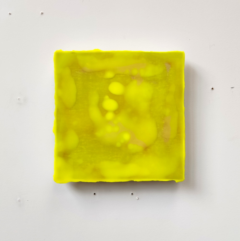 Evolution 30 XIV 2022. Mixed media on canvas on wooden panel. 30x30 cm.