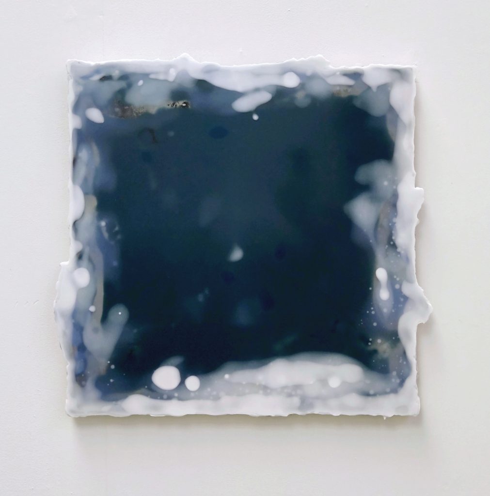 Evolution 60 XV 2025. Mixed media on canvas on wooden panel. 60x60cm.